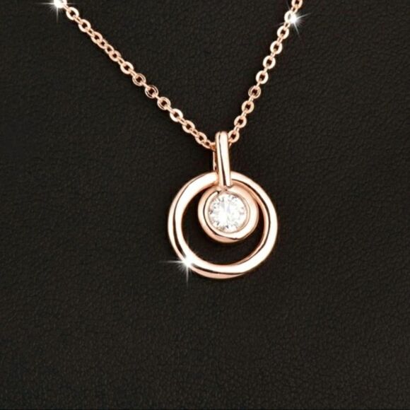 NEW!! Classic Style Round Pendant Necklace - Picture 1 of 3